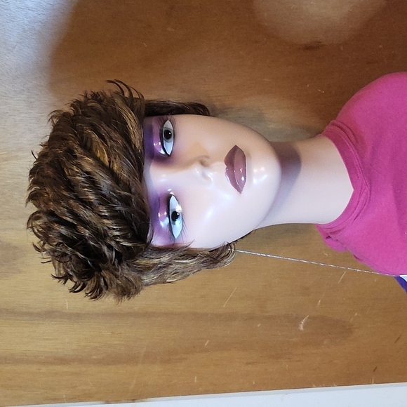 Short Brown / Blonde Spiky Wig - Picture 5 of 6
